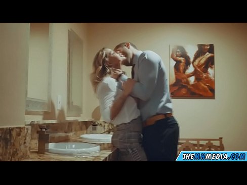 ❤️ Nalika pirang semok seduces sampeyan ing toilet umum ☑ Cukup porno ing jv.epicpornvideos-com.ru ❌❤